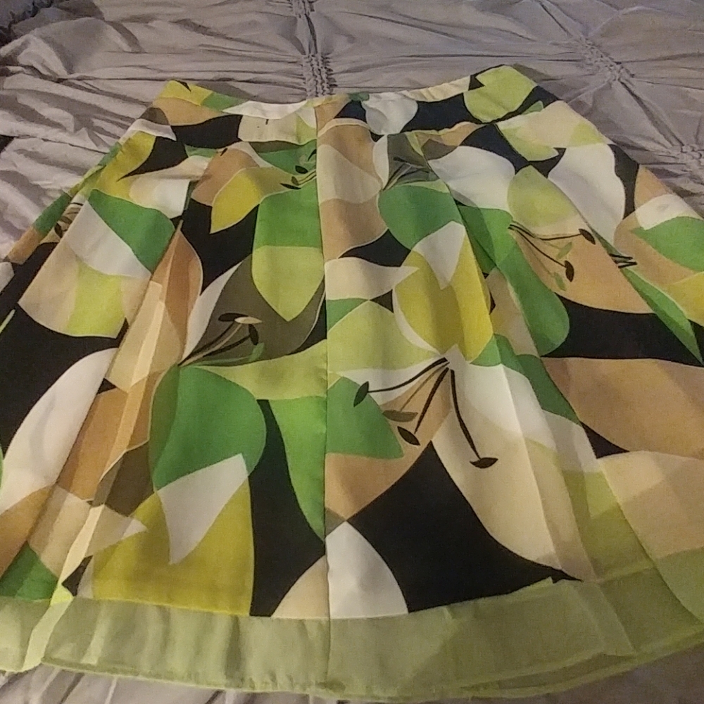 Ladies skirt